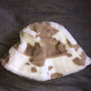 Animal print bucket hat!